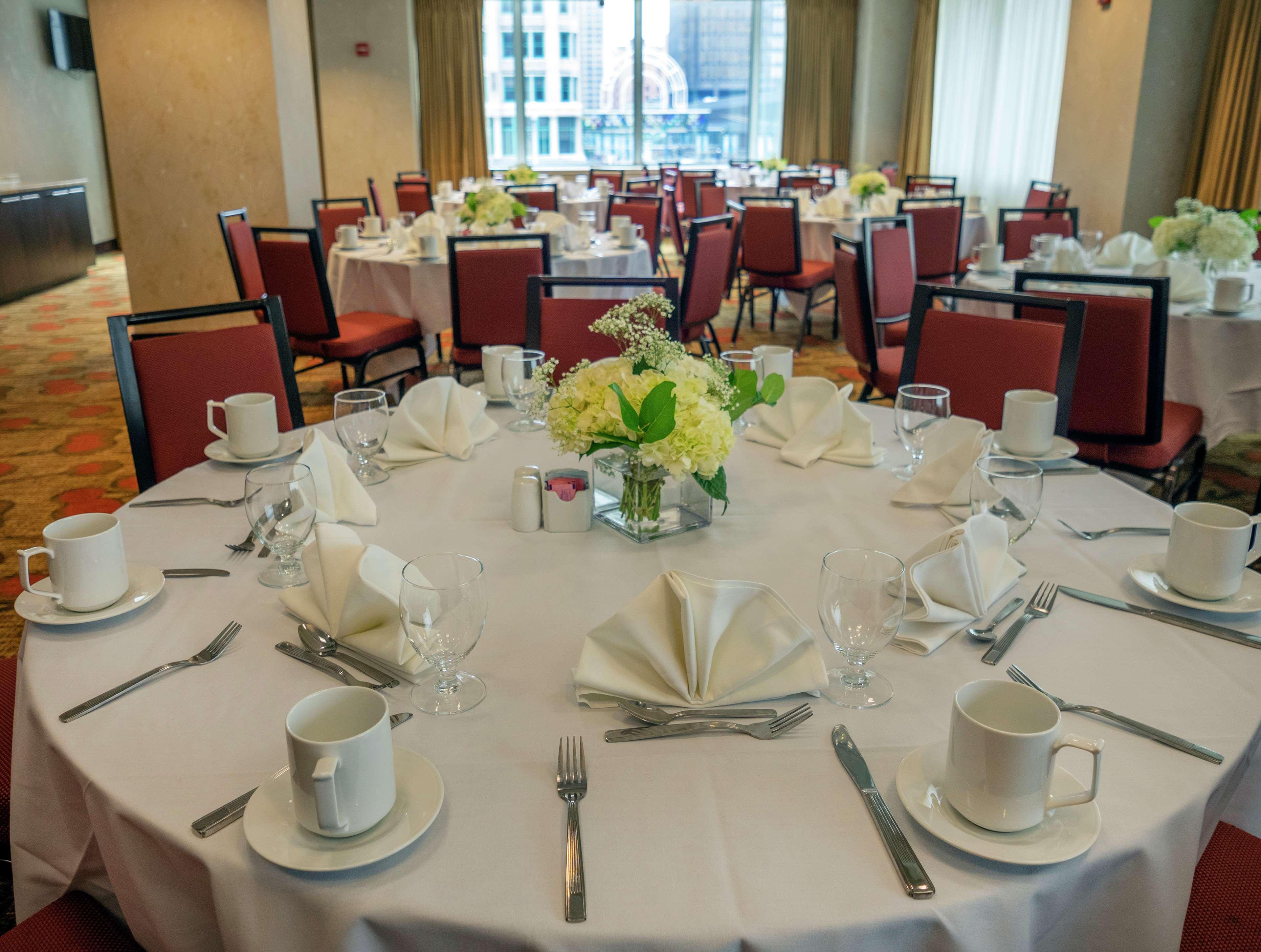 The Hilton Garden Inn Buffalo-Downtown Exterior photo