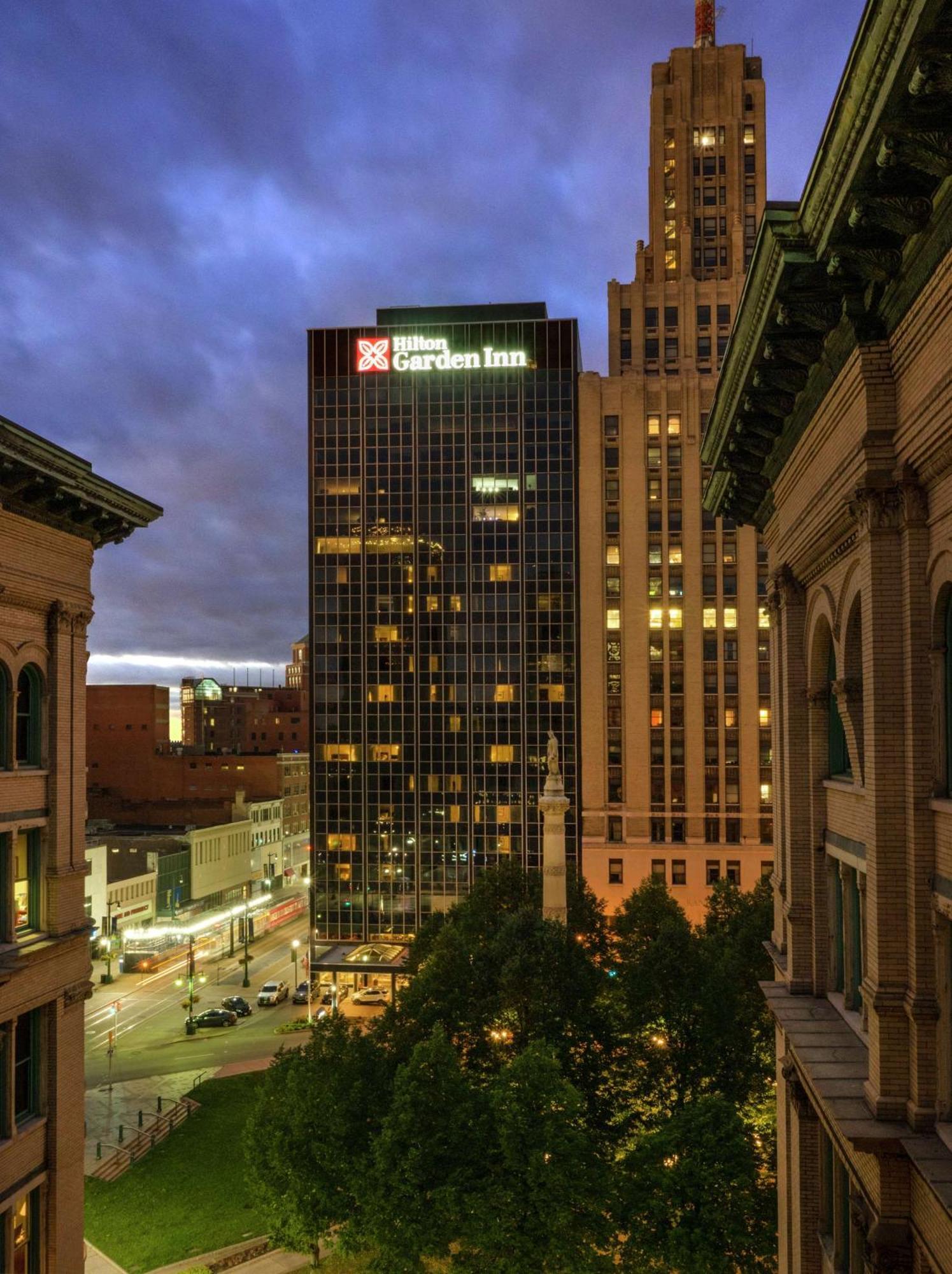 The Hilton Garden Inn Buffalo-Downtown Exterior photo