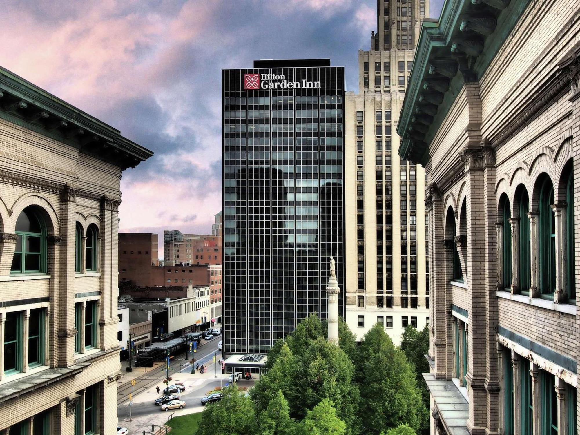 The Hilton Garden Inn Buffalo-Downtown Exterior photo